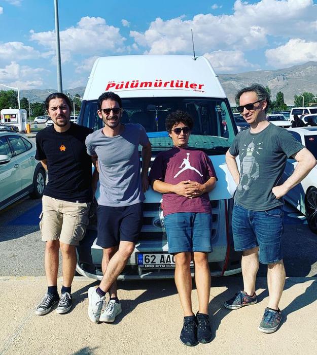 Pinhani Kimdir? | Pinhani Albümleri | Şans Tanımanız Gereken Sanatçı 5