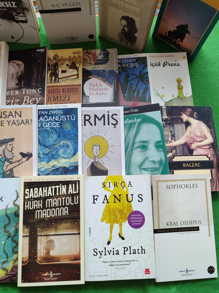 Türkiye’de En Çok Okunan Kitaplar | Dünya’da En Çok Okunan Kitaplar | En İyi Kitaplar